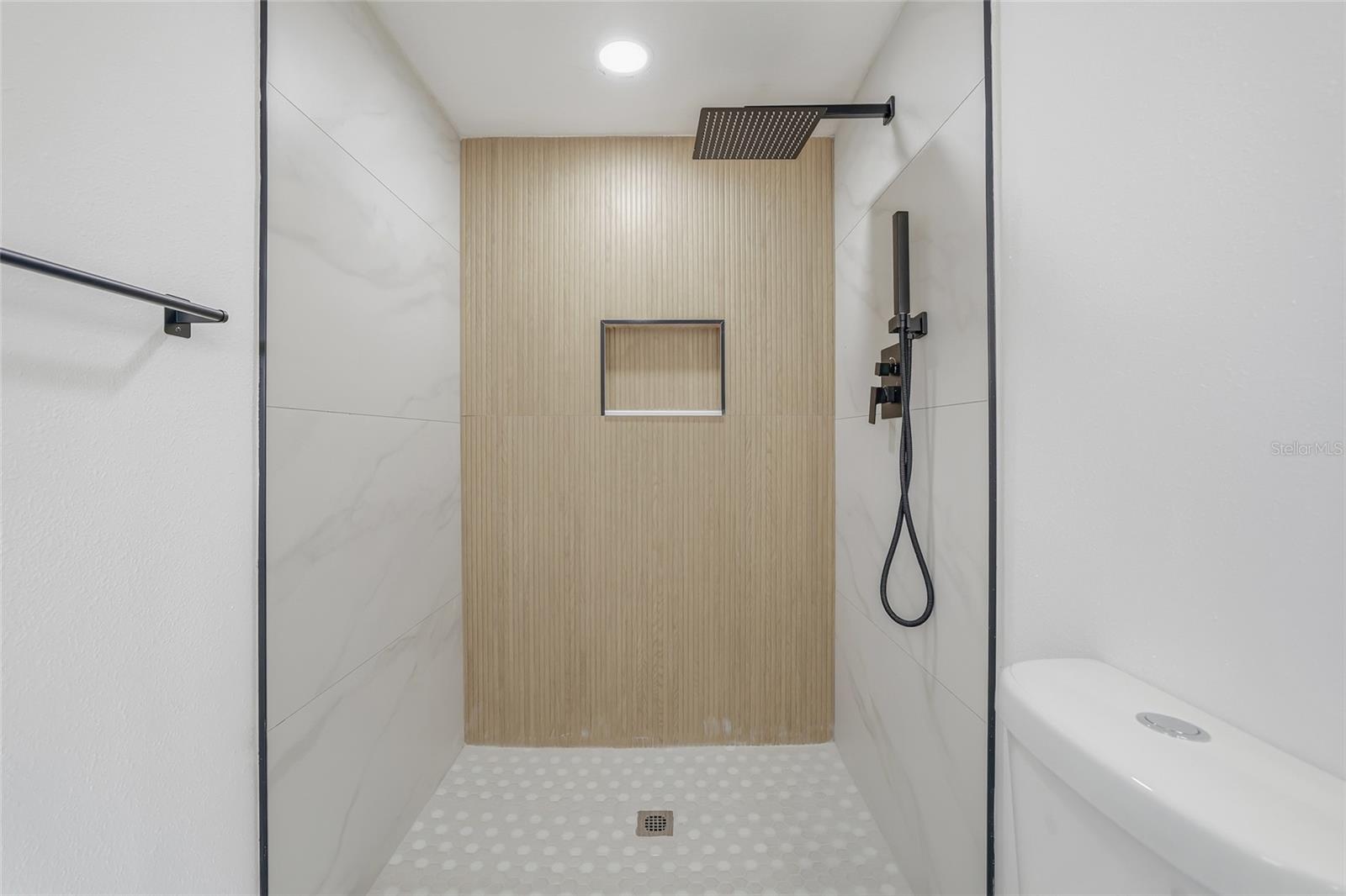 Listing photo id 20 for 12147 Scott Drive