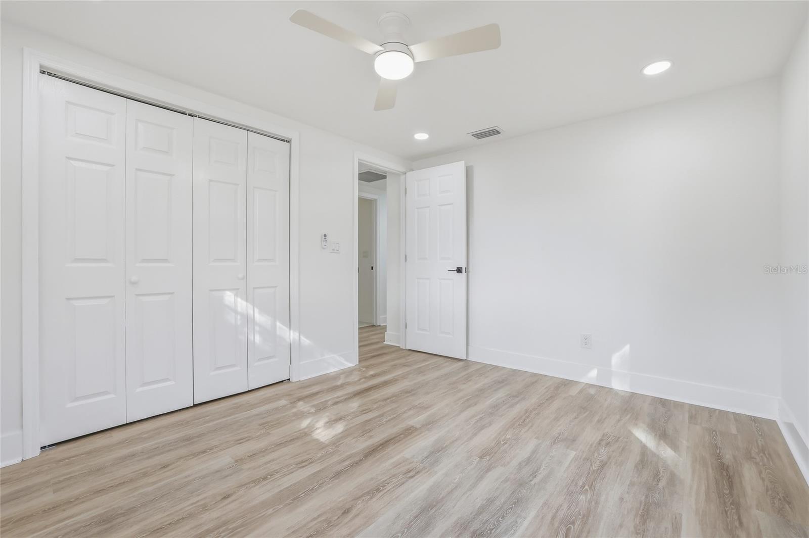 Listing photo id 22 for 12147 Scott Drive