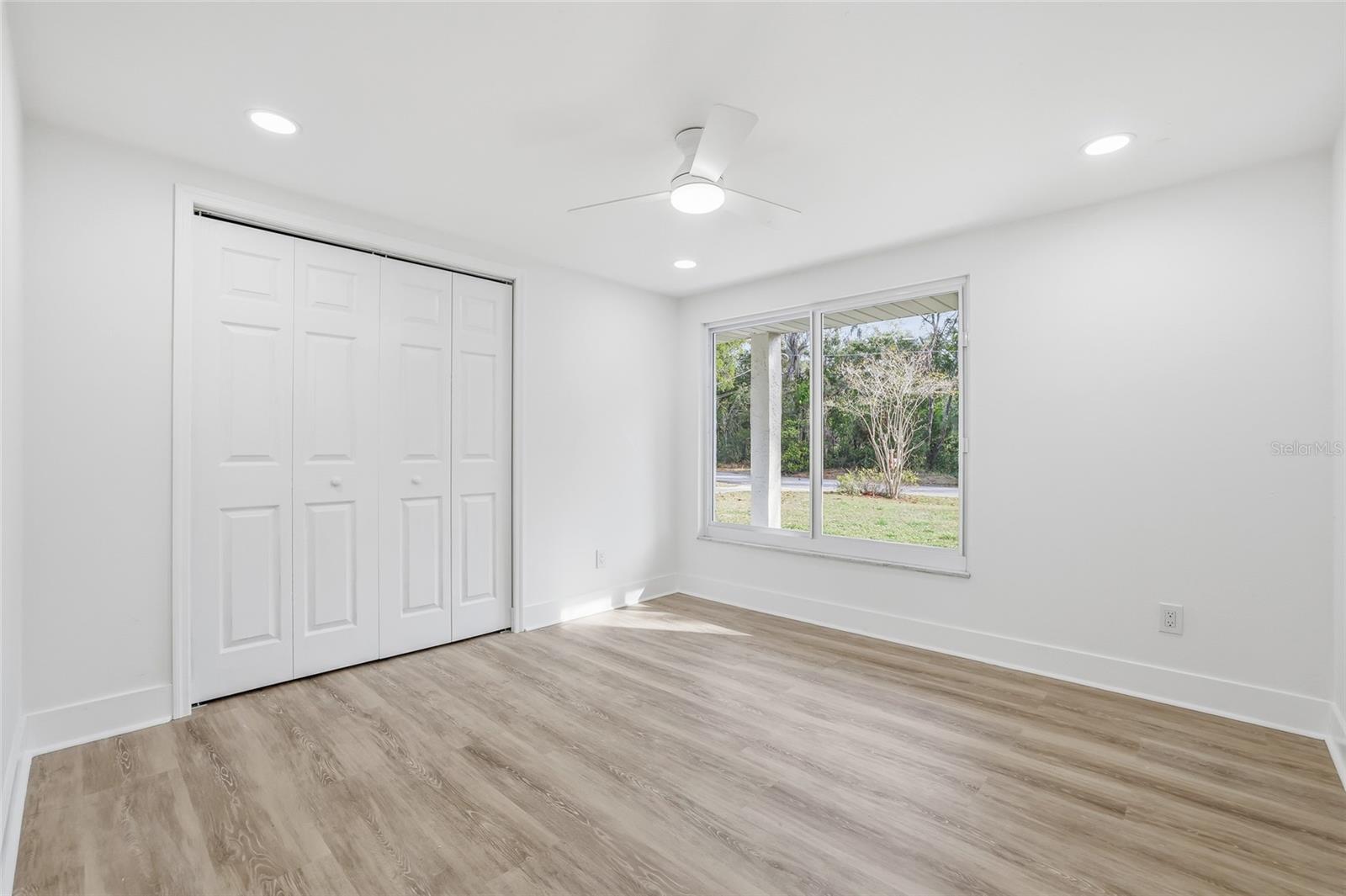 Listing photo id 24 for 12147 Scott Drive