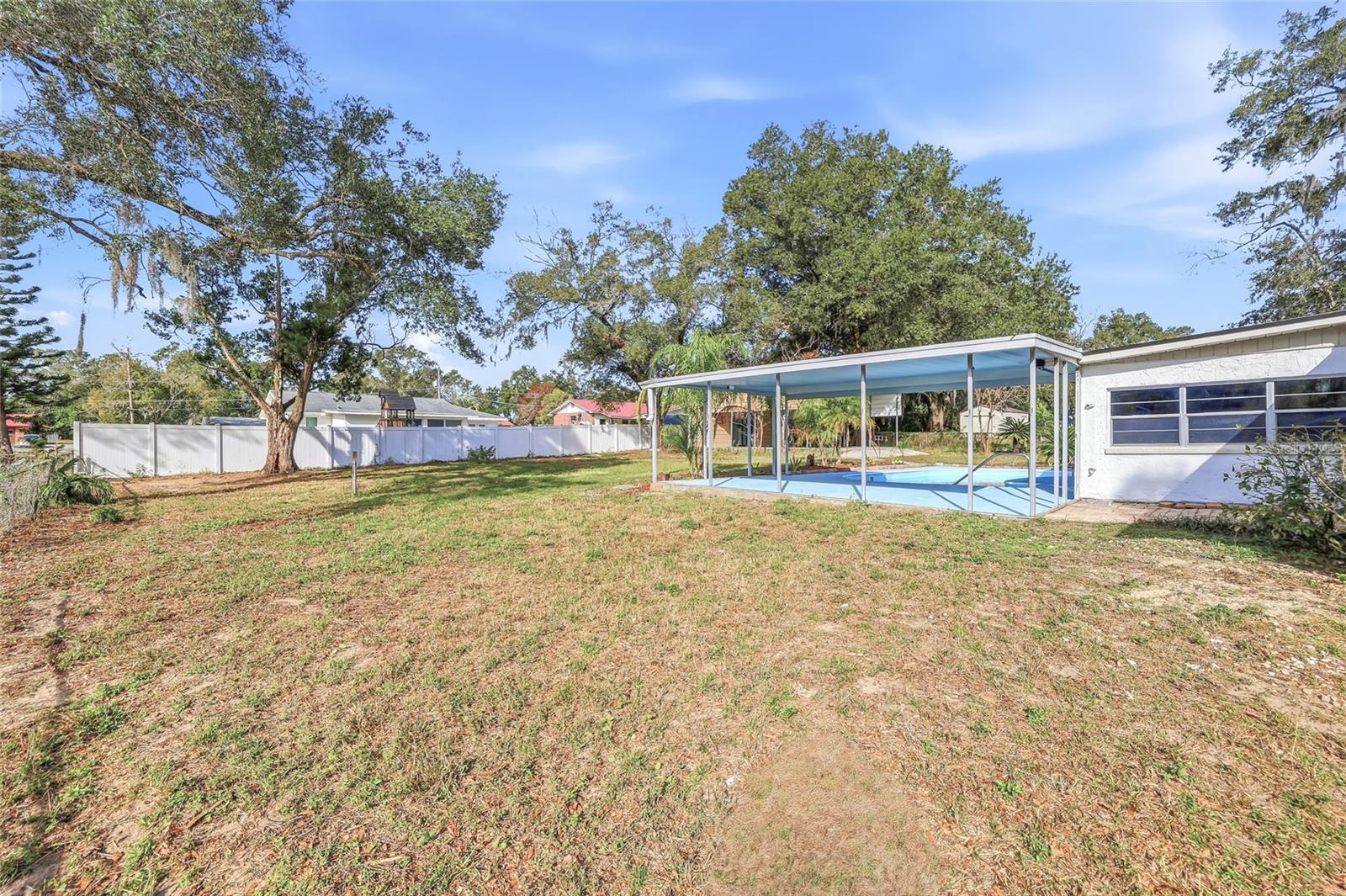 Listing photo id 32 for 12147 Scott Drive