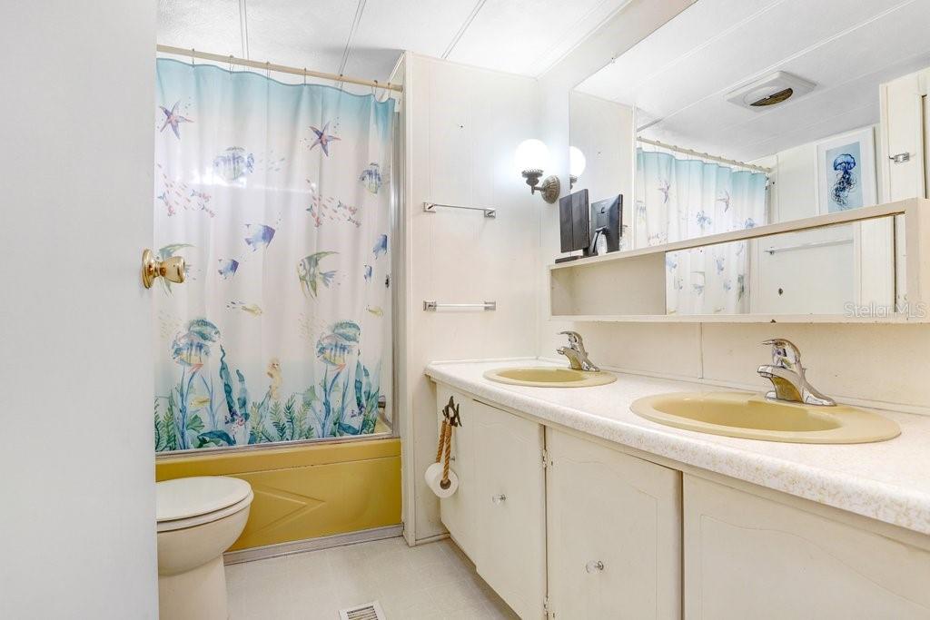 Image 20 of 25 For 3447 Michigan Avenue