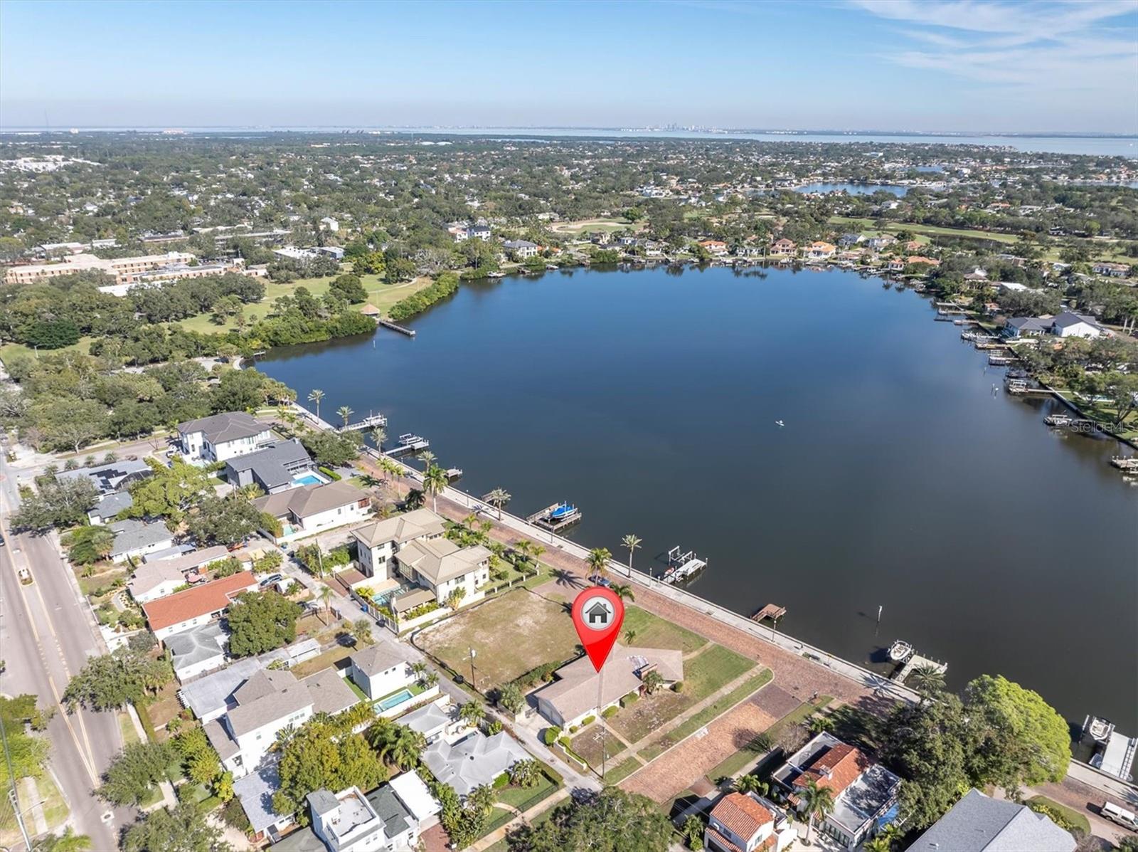 Listing photo id 8 for 2800 Coffee Pot Boulevard Ne