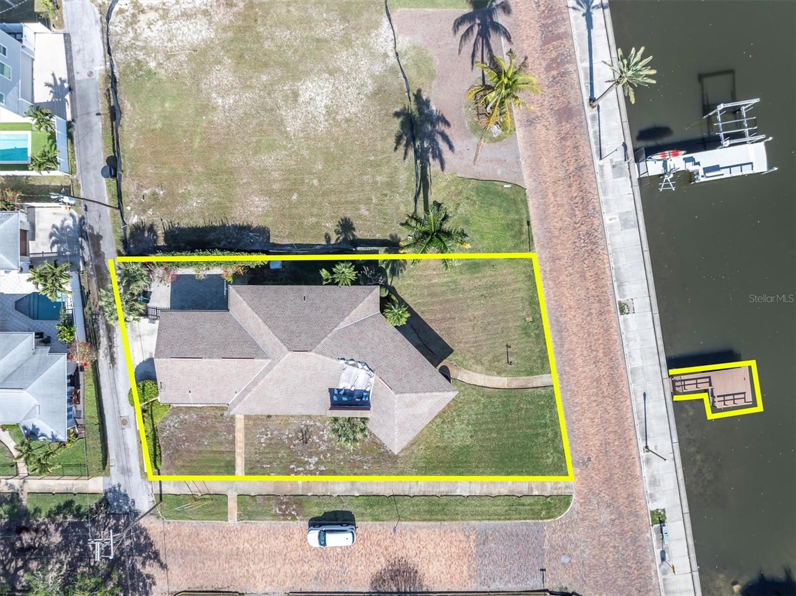 Listing photo id 9 for 2800 Coffee Pot Boulevard Ne