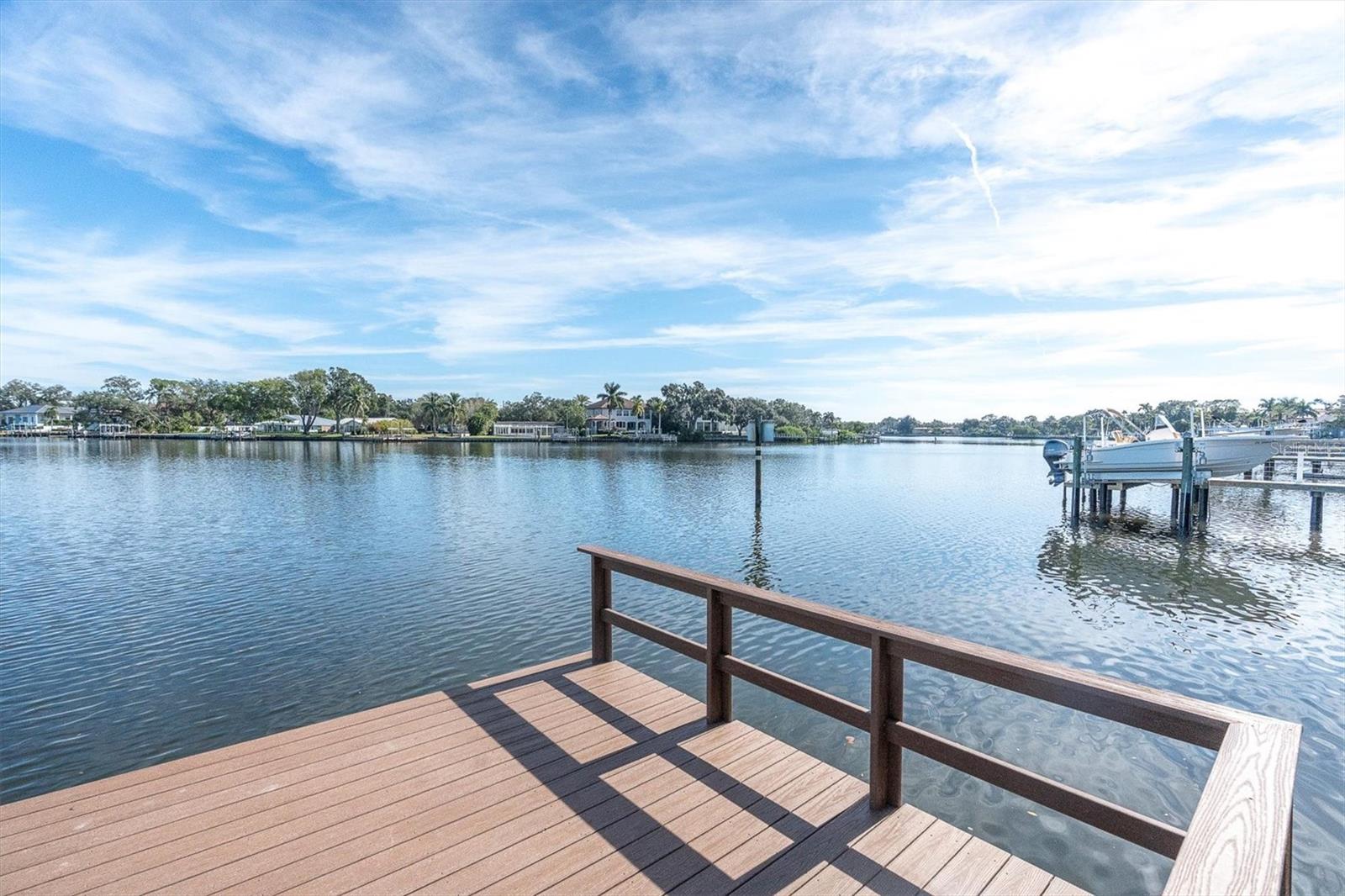 Listing photo id 14 for 2800 Coffee Pot Boulevard Ne