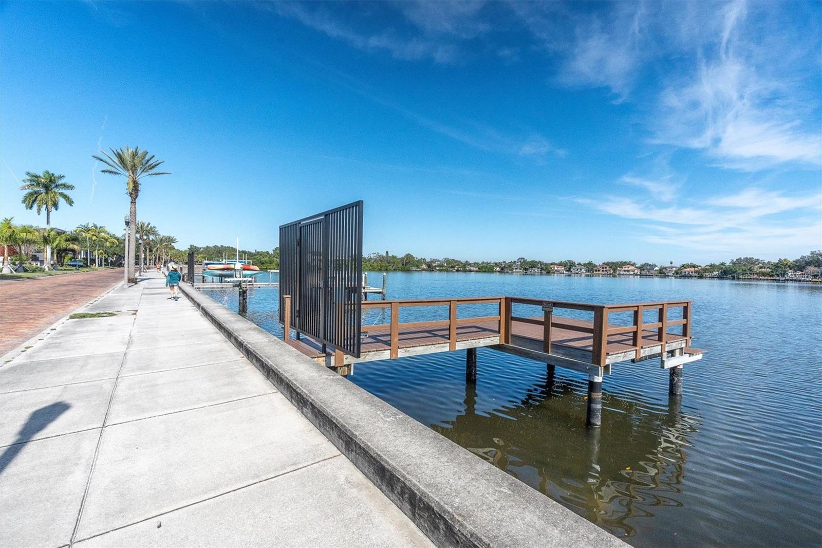 Listing photo id 2 for 2800 Coffee Pot Boulevard Ne