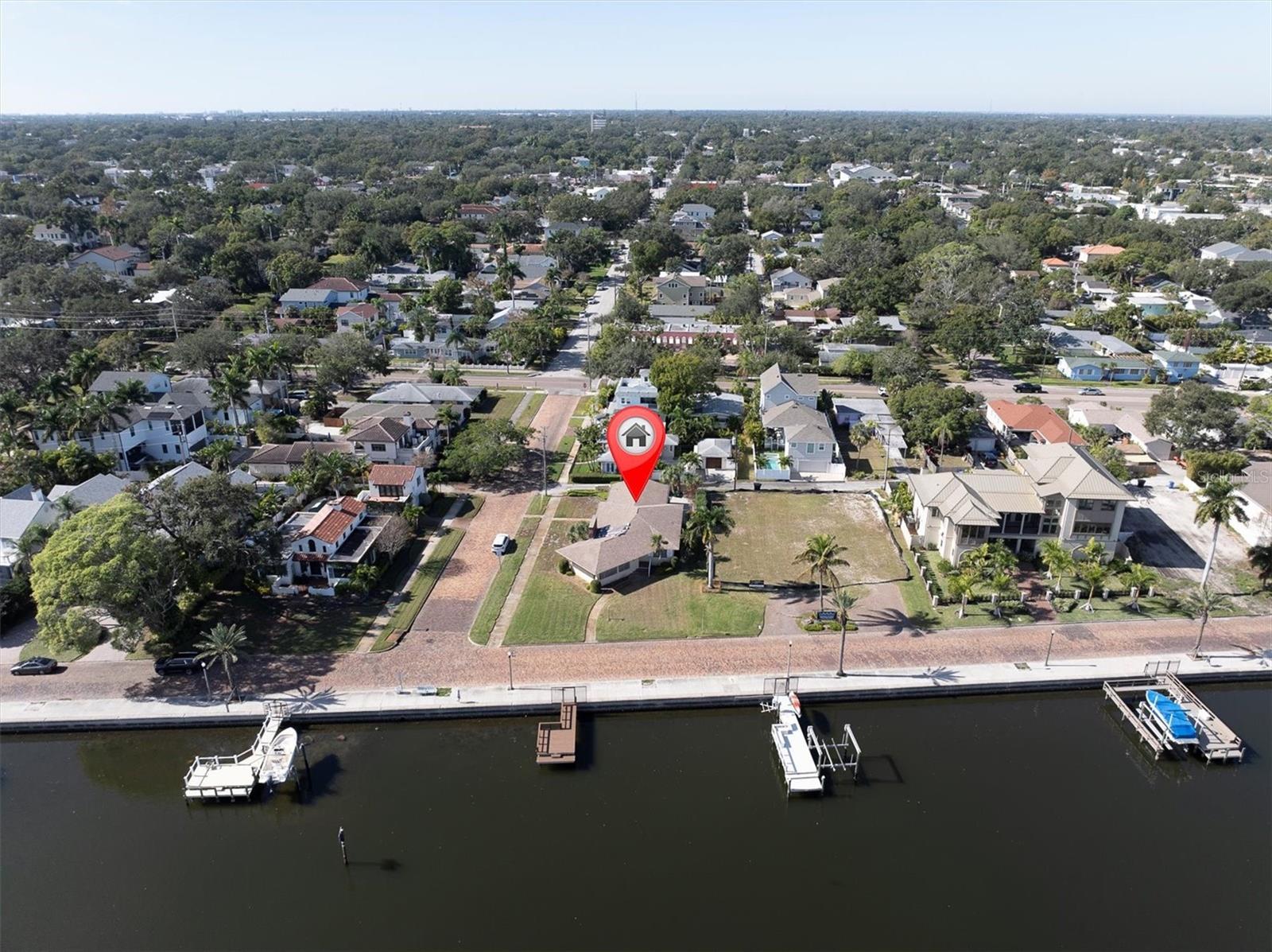 Listing photo id 5 for 2800 Coffee Pot Boulevard Ne