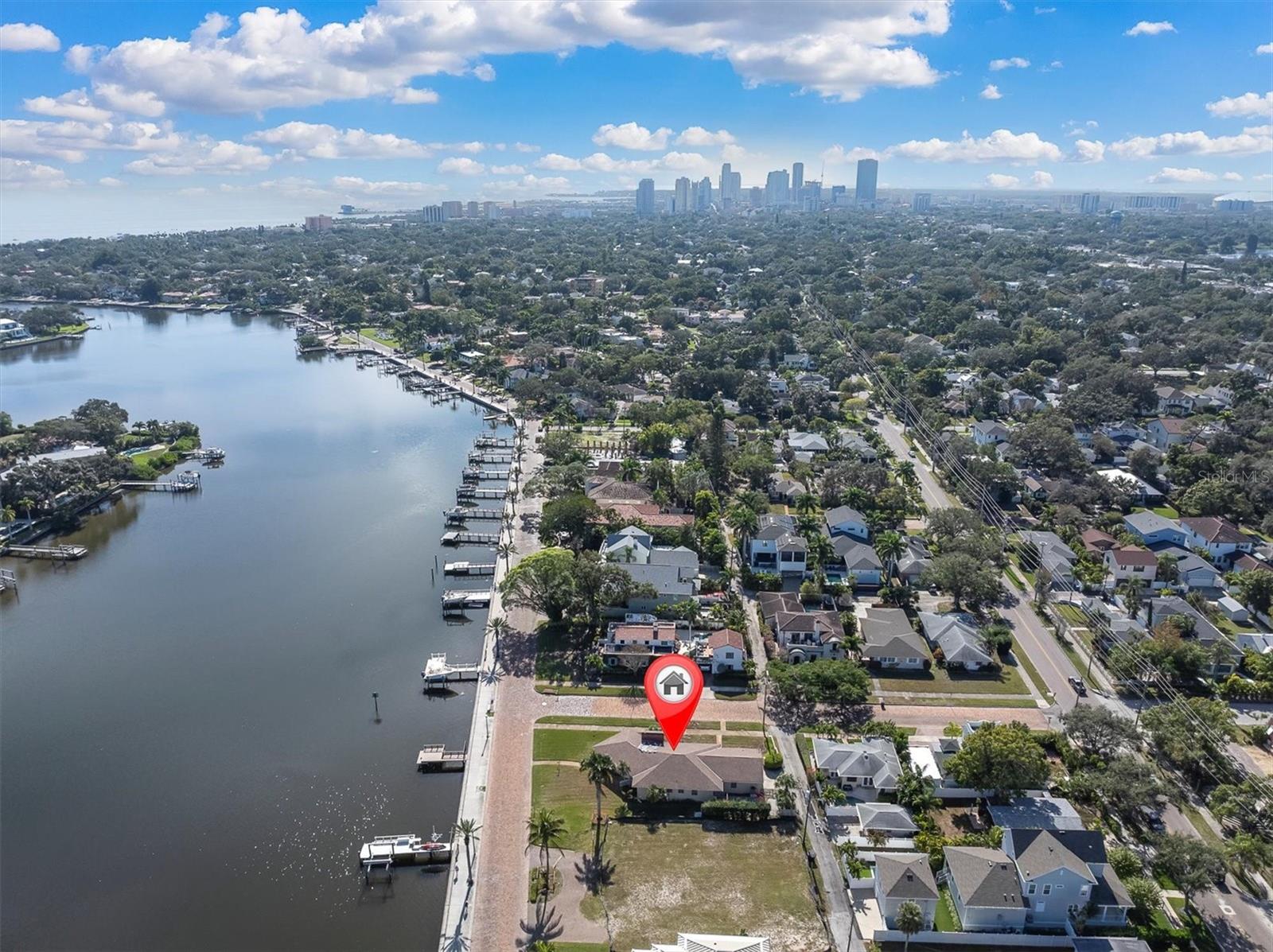 Listing photo id 7 for 2800 Coffee Pot Boulevard Ne