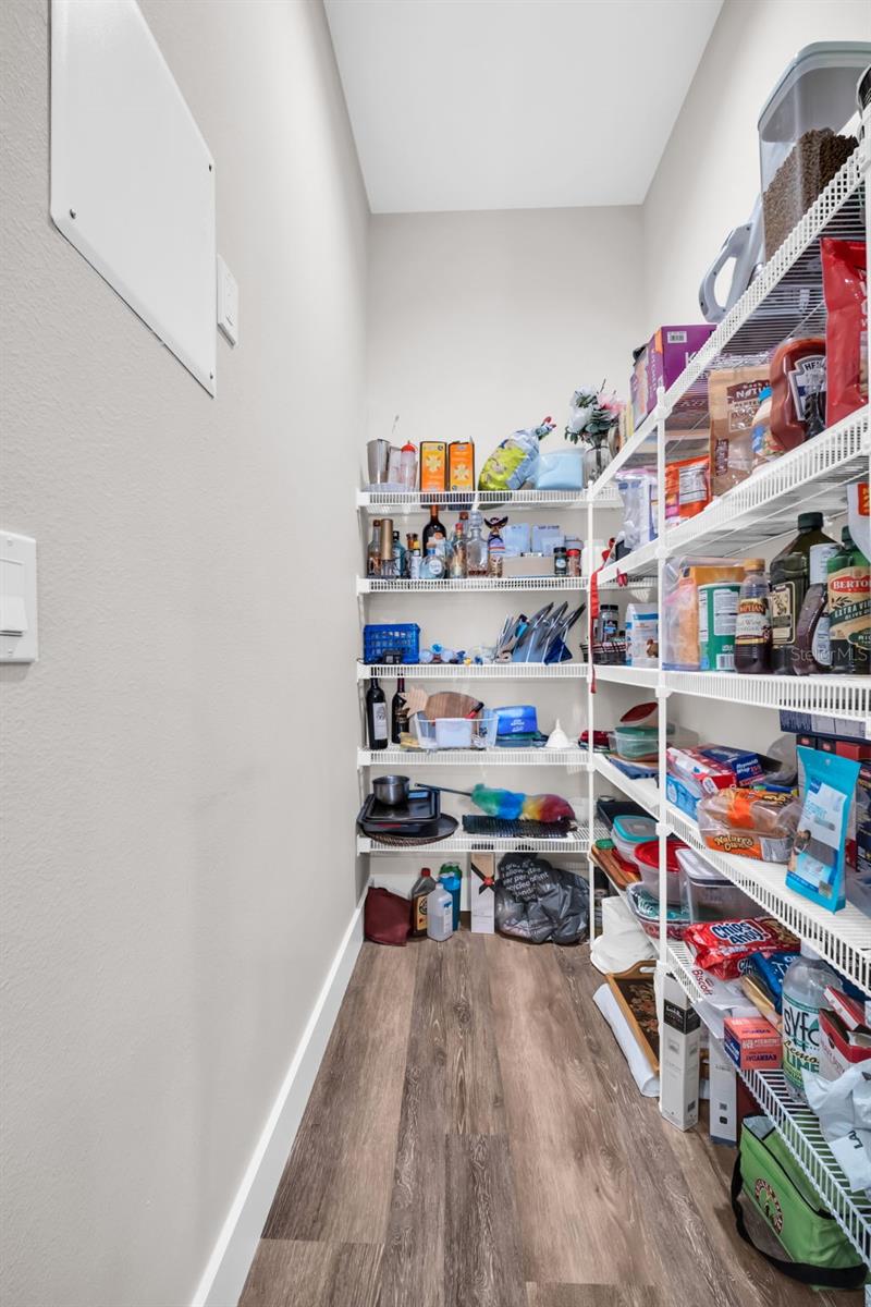 Image 17 of 75 For 9840 Bay Street