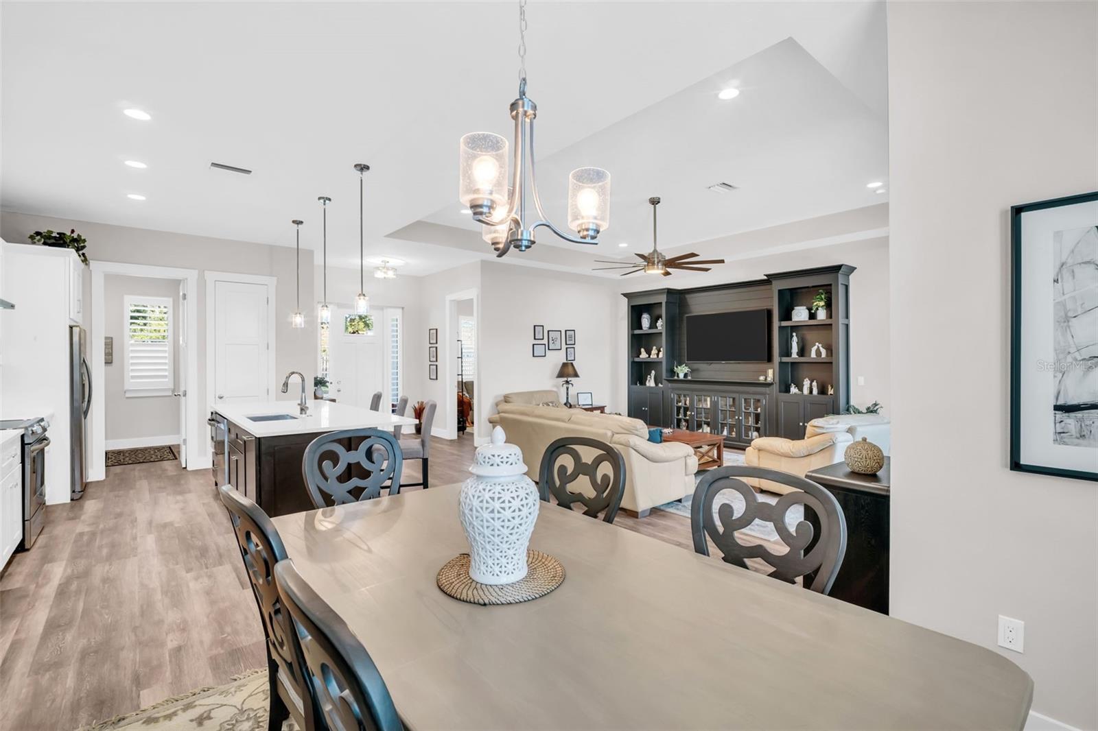 Image 22 of 75 For 9840 Bay Street