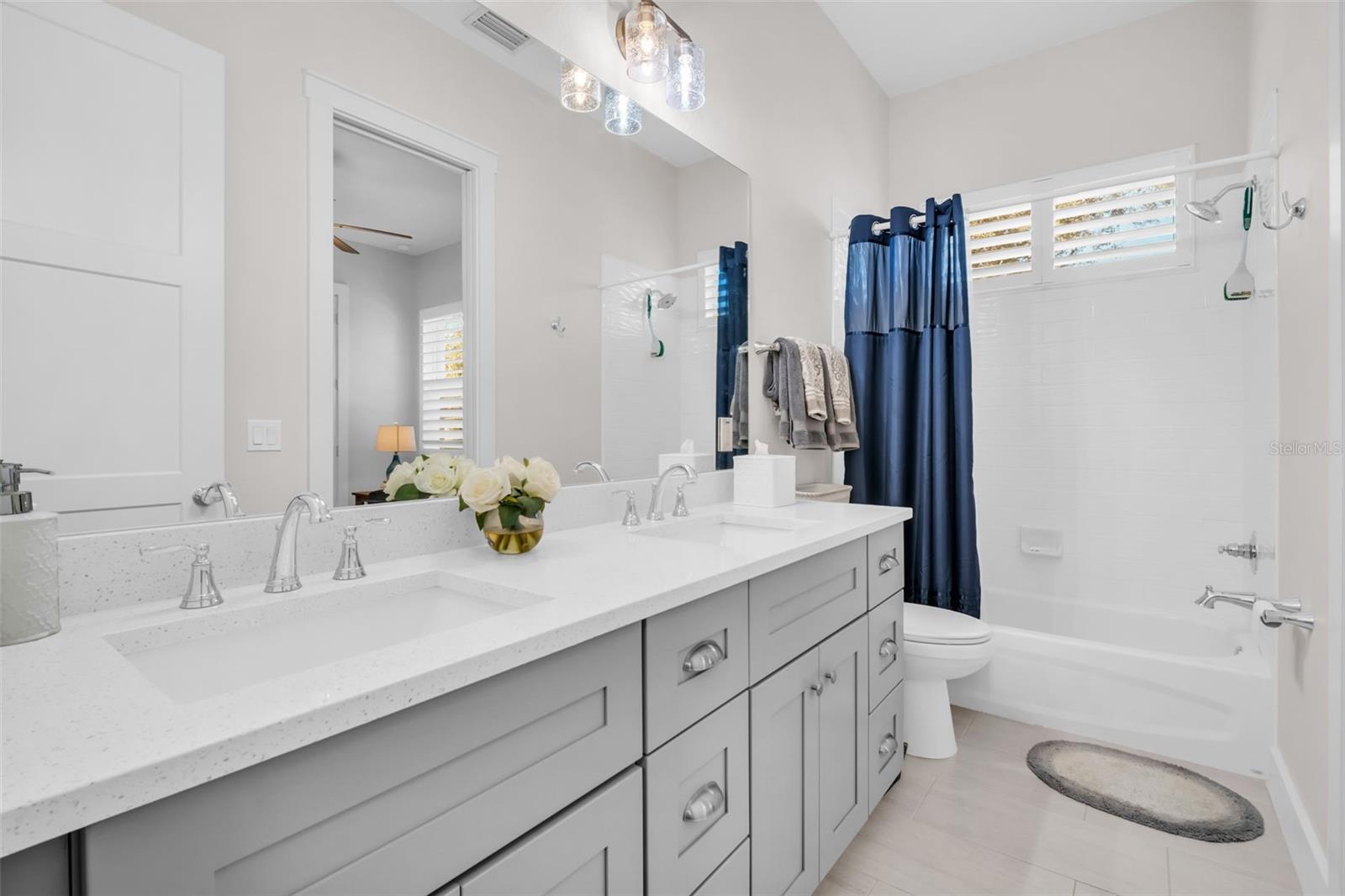 Image 29 of 75 For 9840 Bay Street