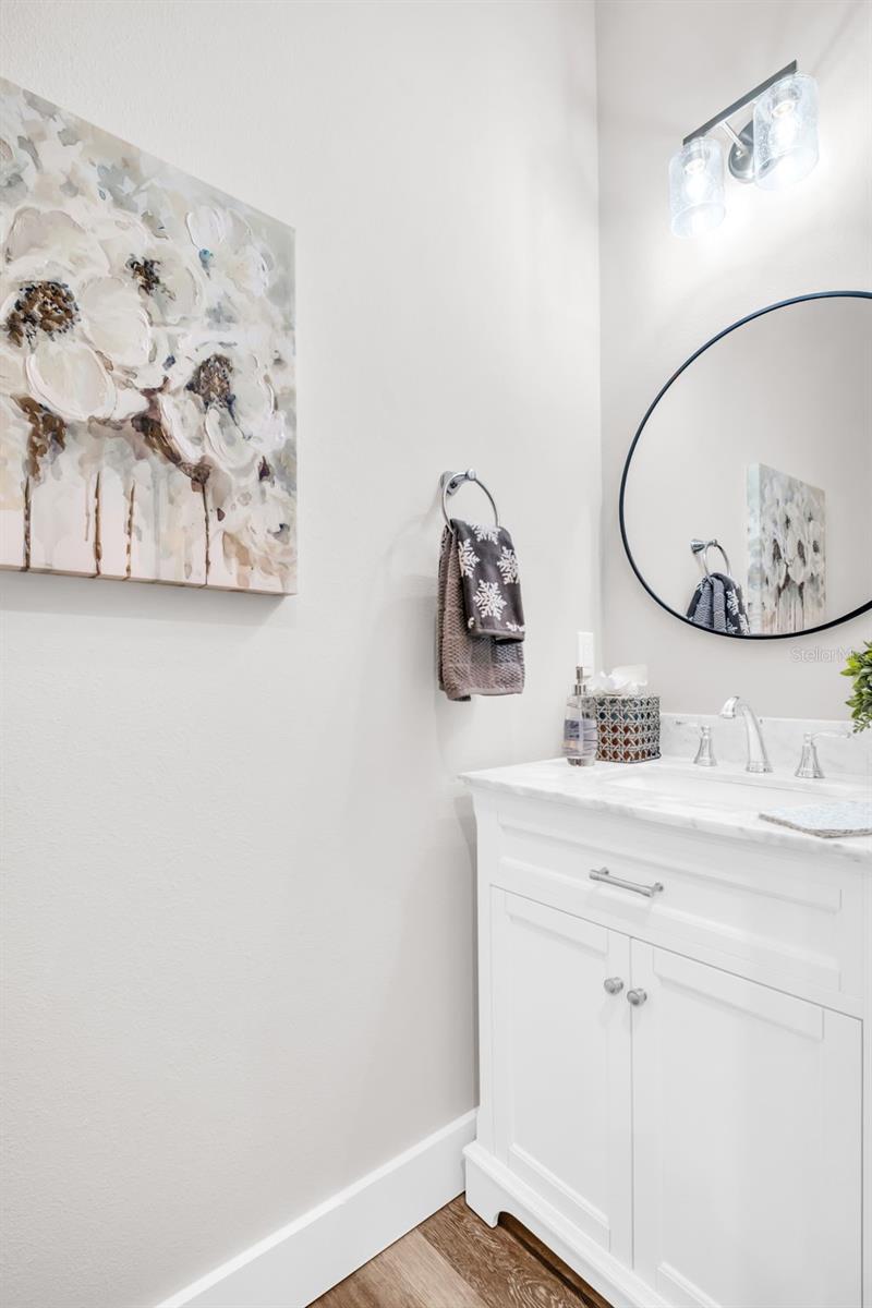 Image 35 of 75 For 9840 Bay Street