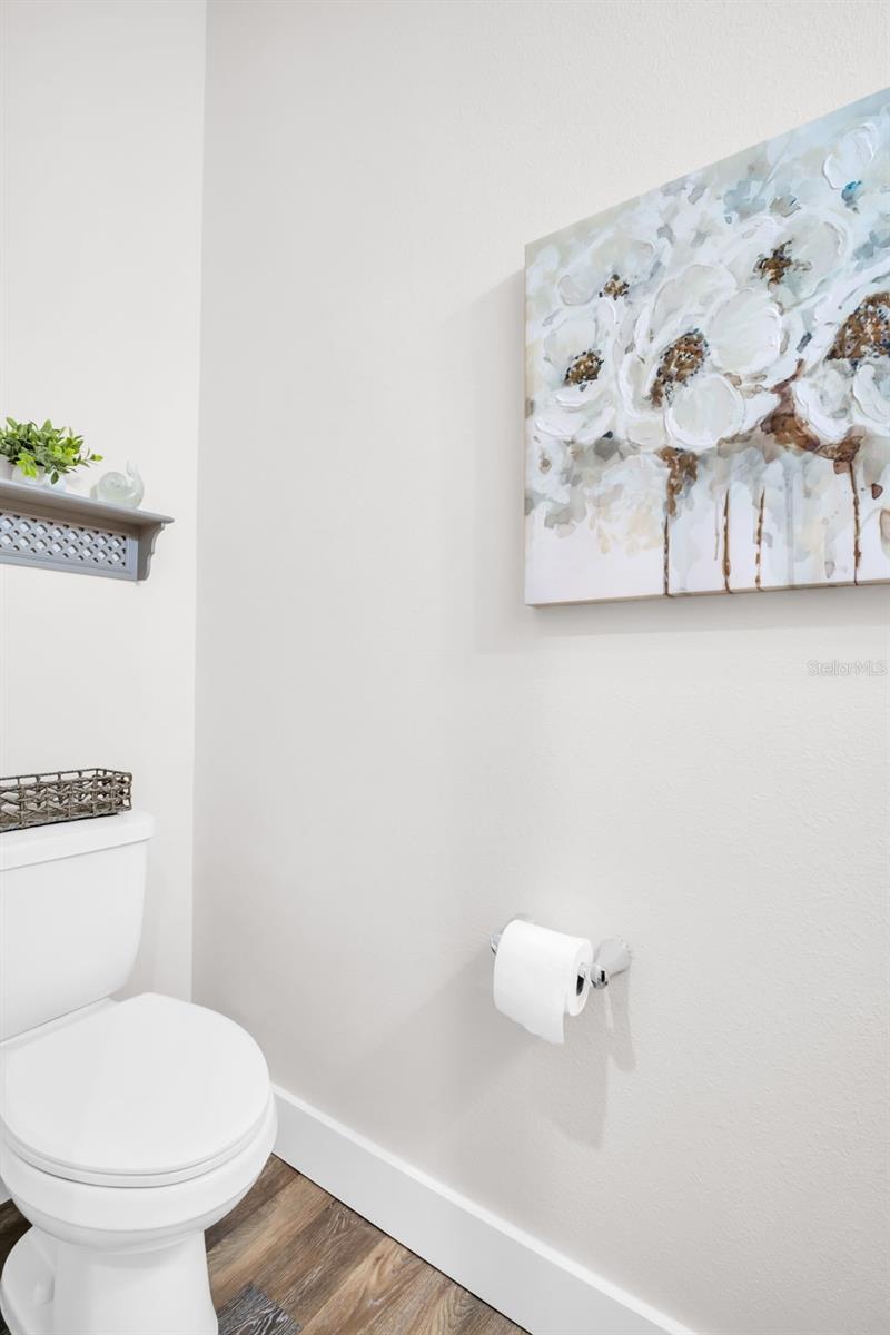 Image 36 of 75 For 9840 Bay Street