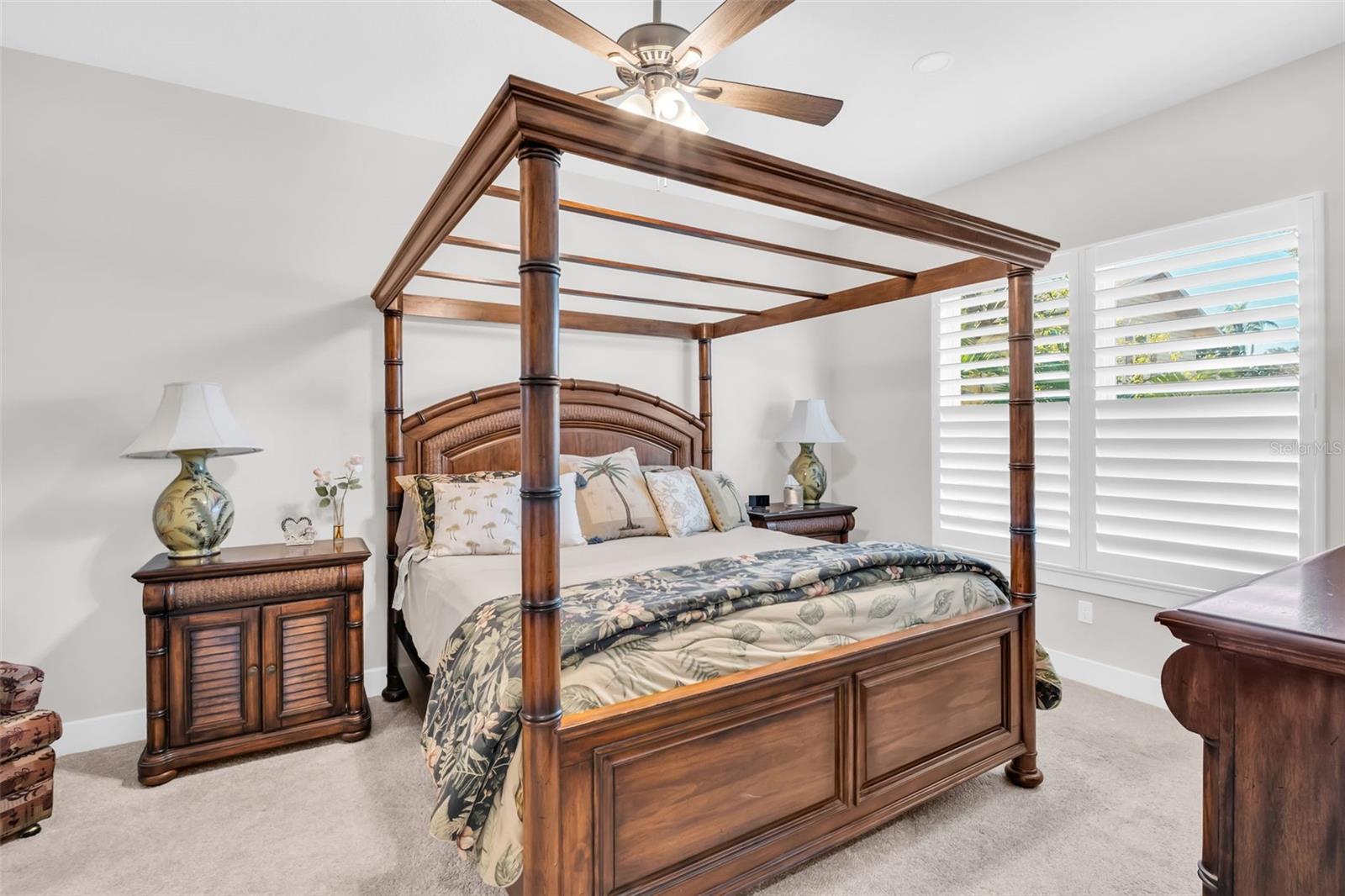 Image 37 of 75 For 9840 Bay Street