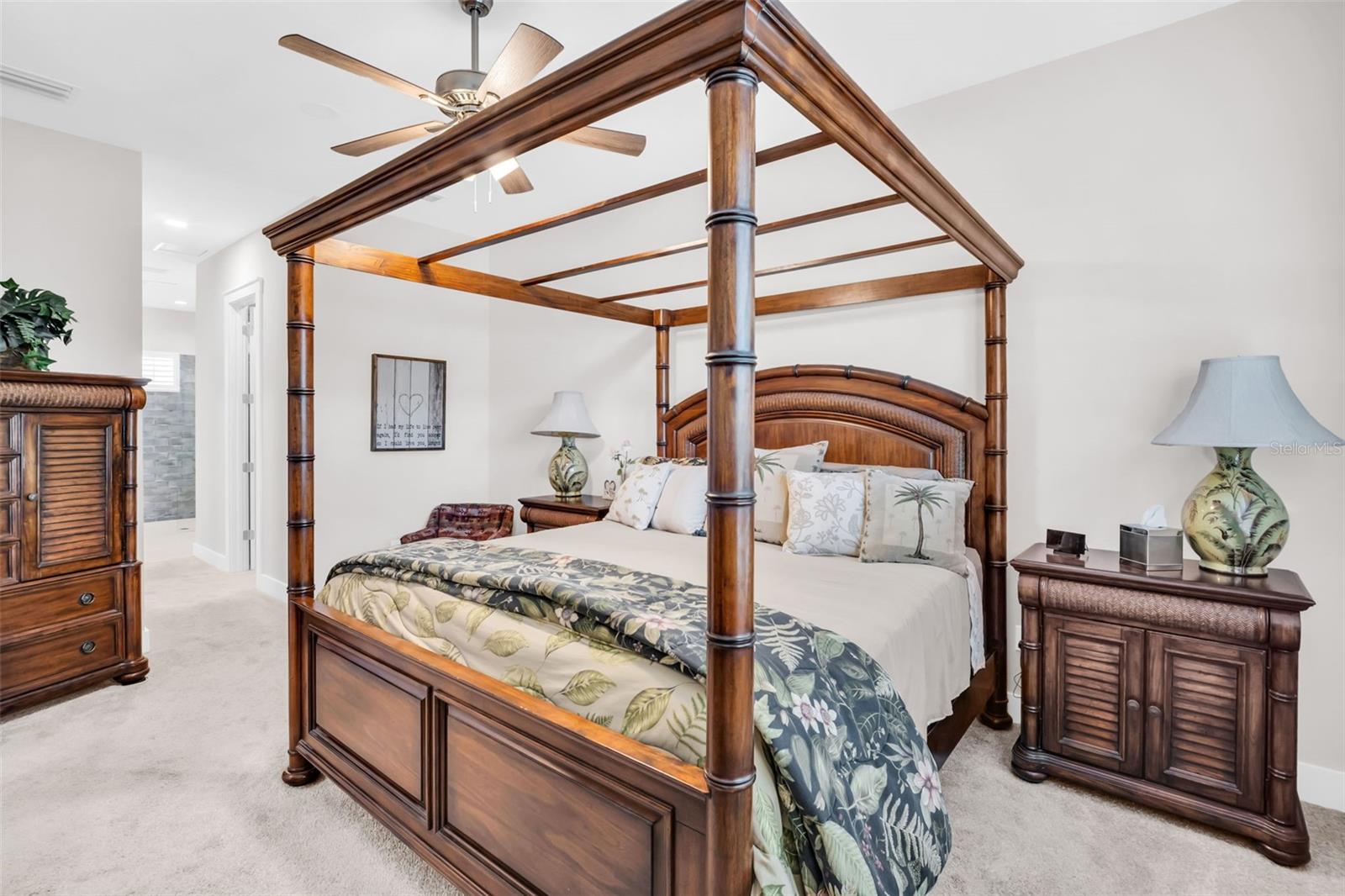 Image 38 of 75 For 9840 Bay Street