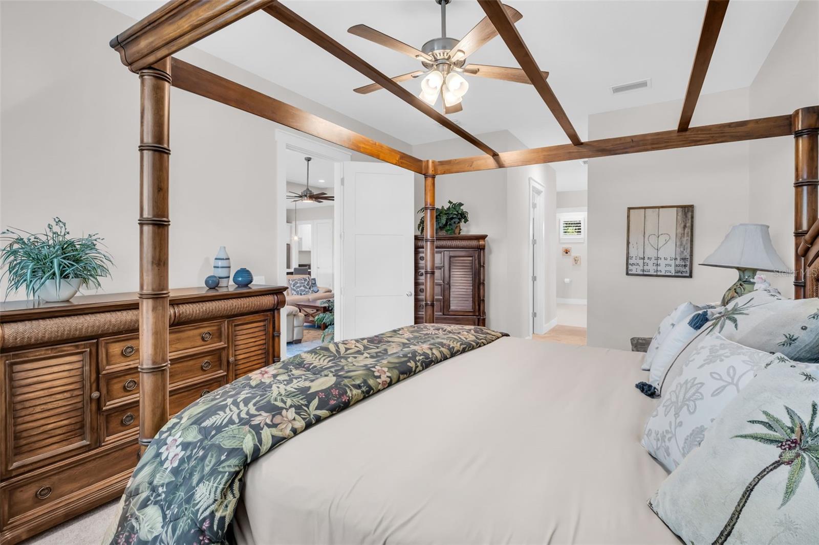 Image 39 of 75 For 9840 Bay Street