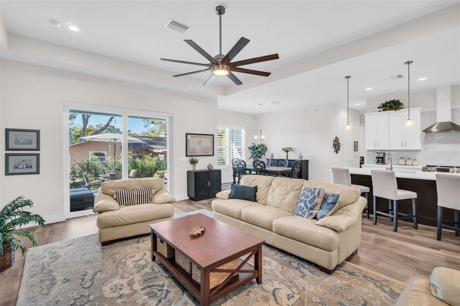 Image 4 of 75 For 9840 Bay Street