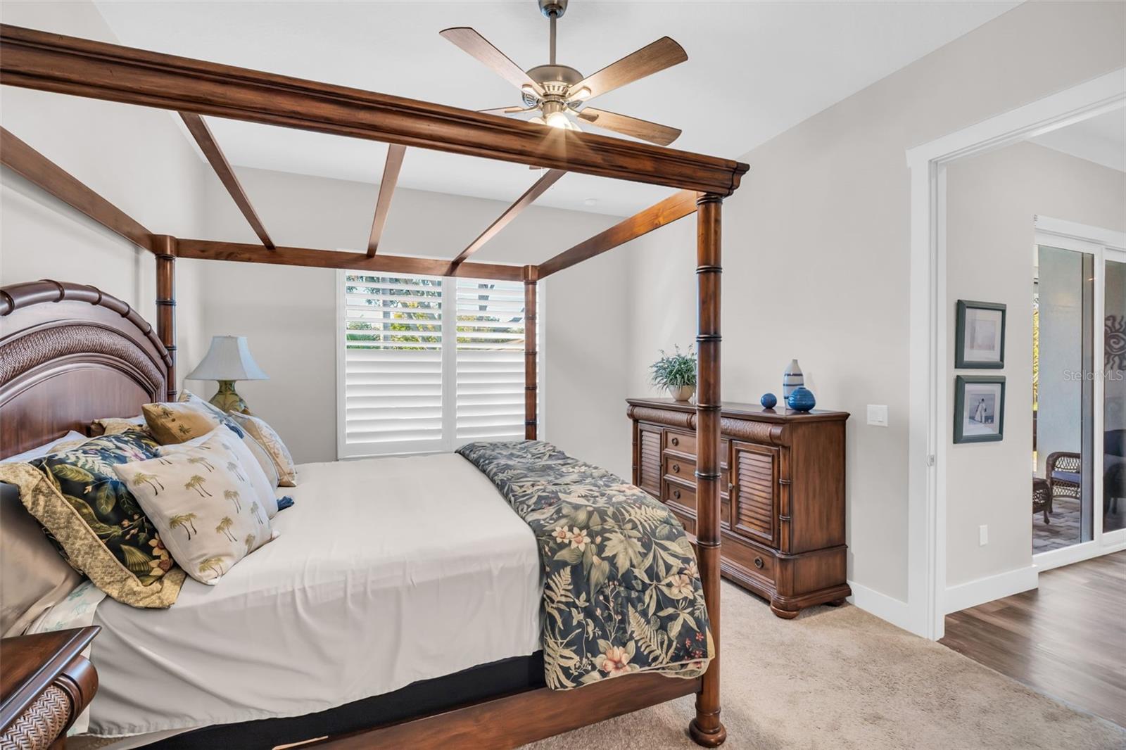 Image 40 of 75 For 9840 Bay Street