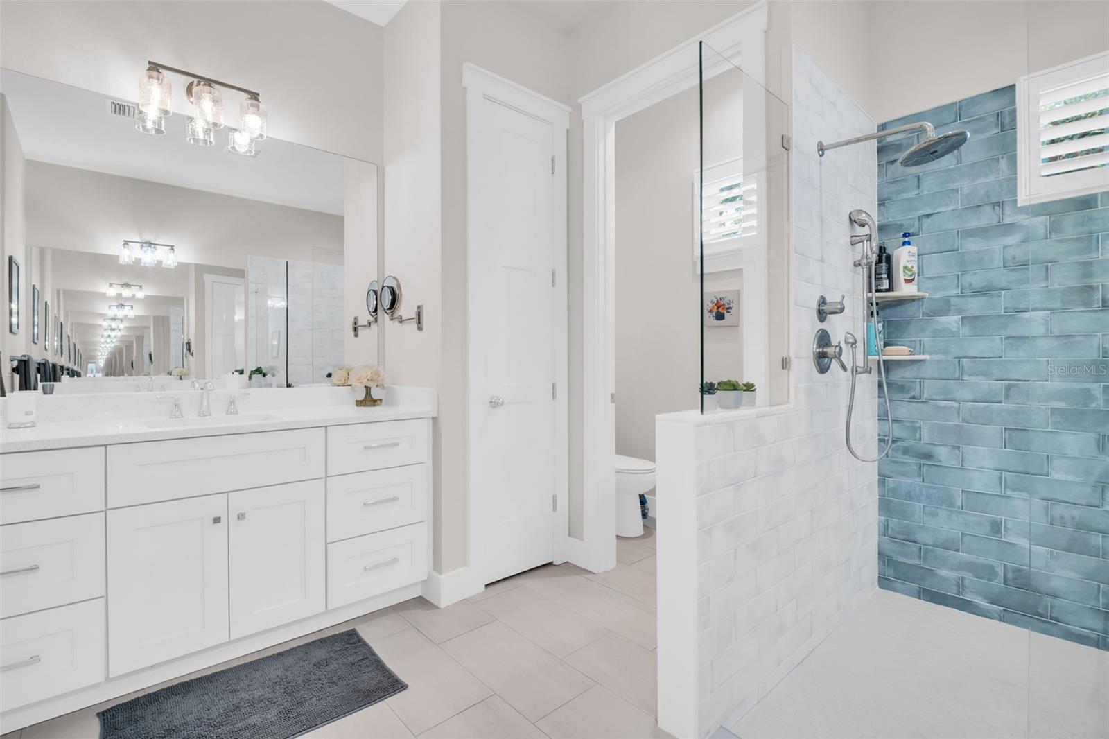 Image 48 of 75 For 9840 Bay Street