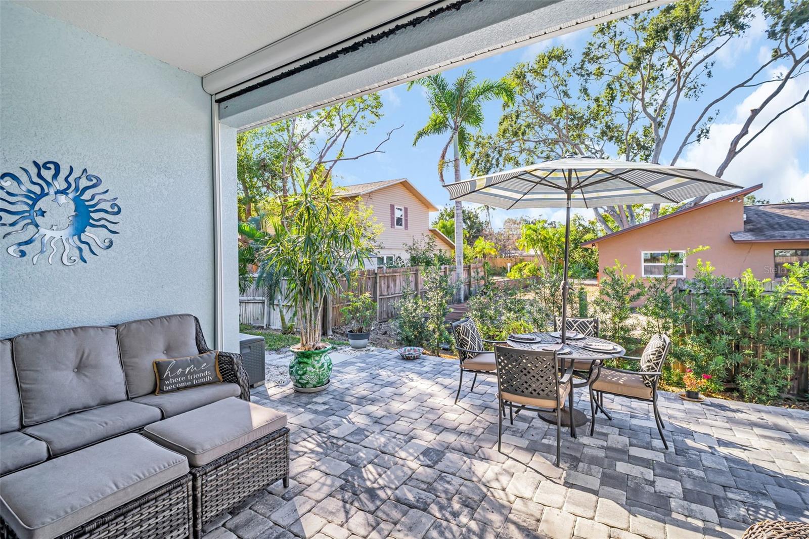 Image 49 of 75 For 9840 Bay Street