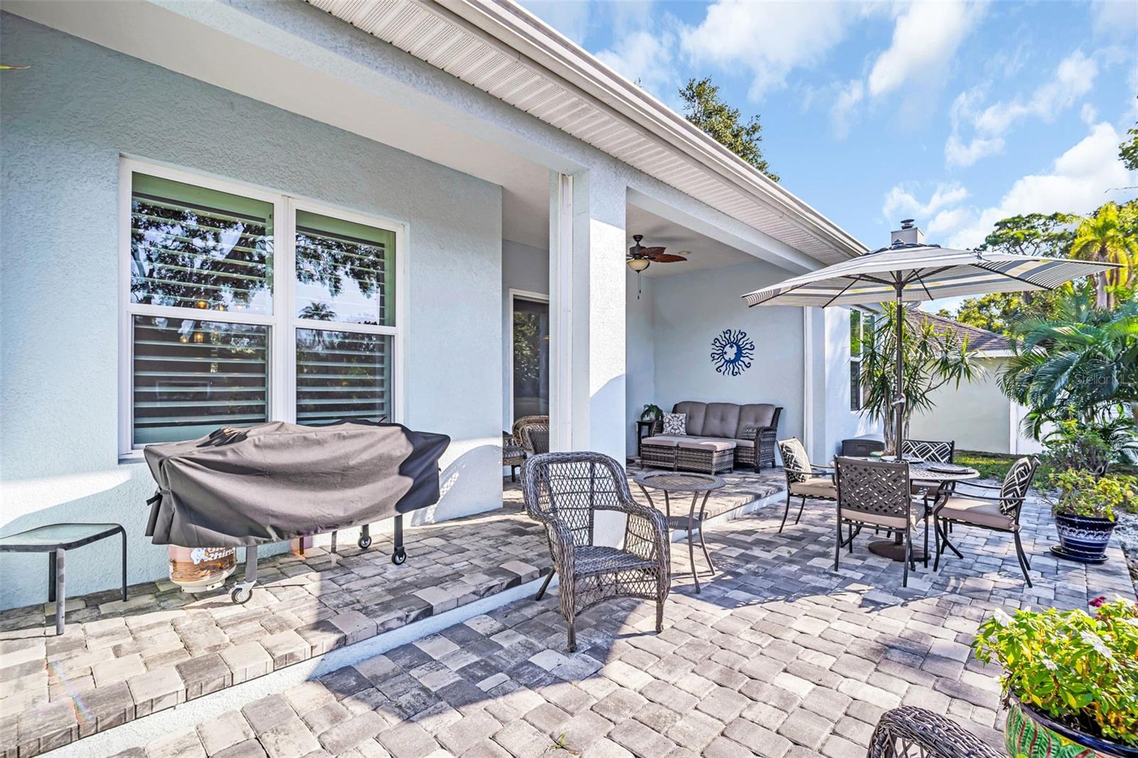 Image 51 of 75 For 9840 Bay Street