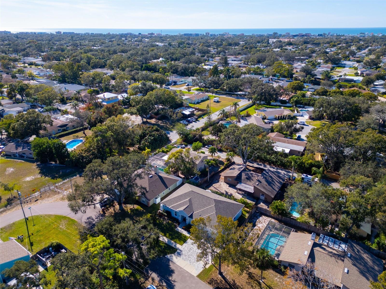 Image 66 of 75 For 9840 Bay Street