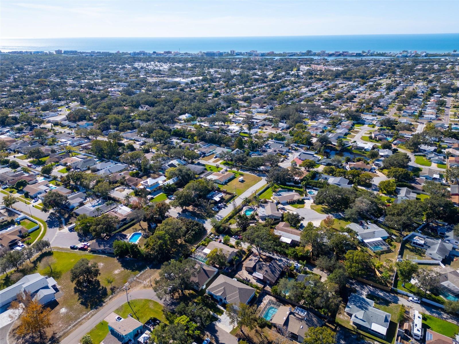 Image 68 of 75 For 9840 Bay Street