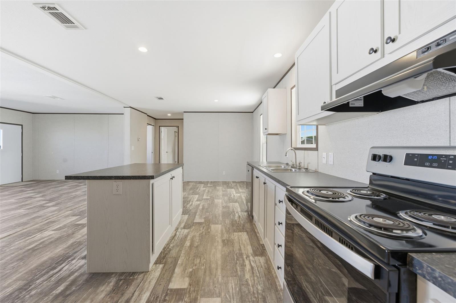 Image 14 of 54 For 8551 Electra Avenue