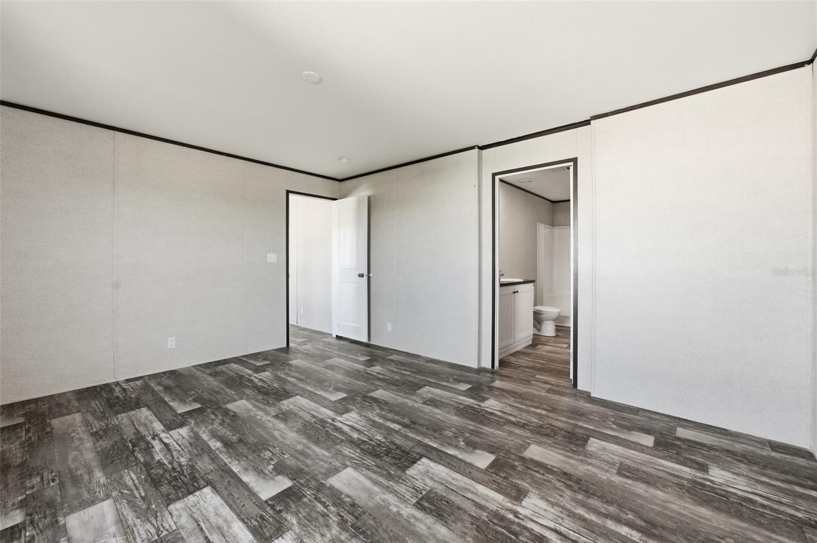 Image 29 of 54 For 8551 Electra Avenue