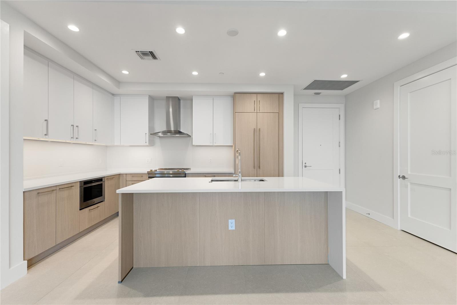 Image 3 of 31 For 275 1st Avenue S 1907