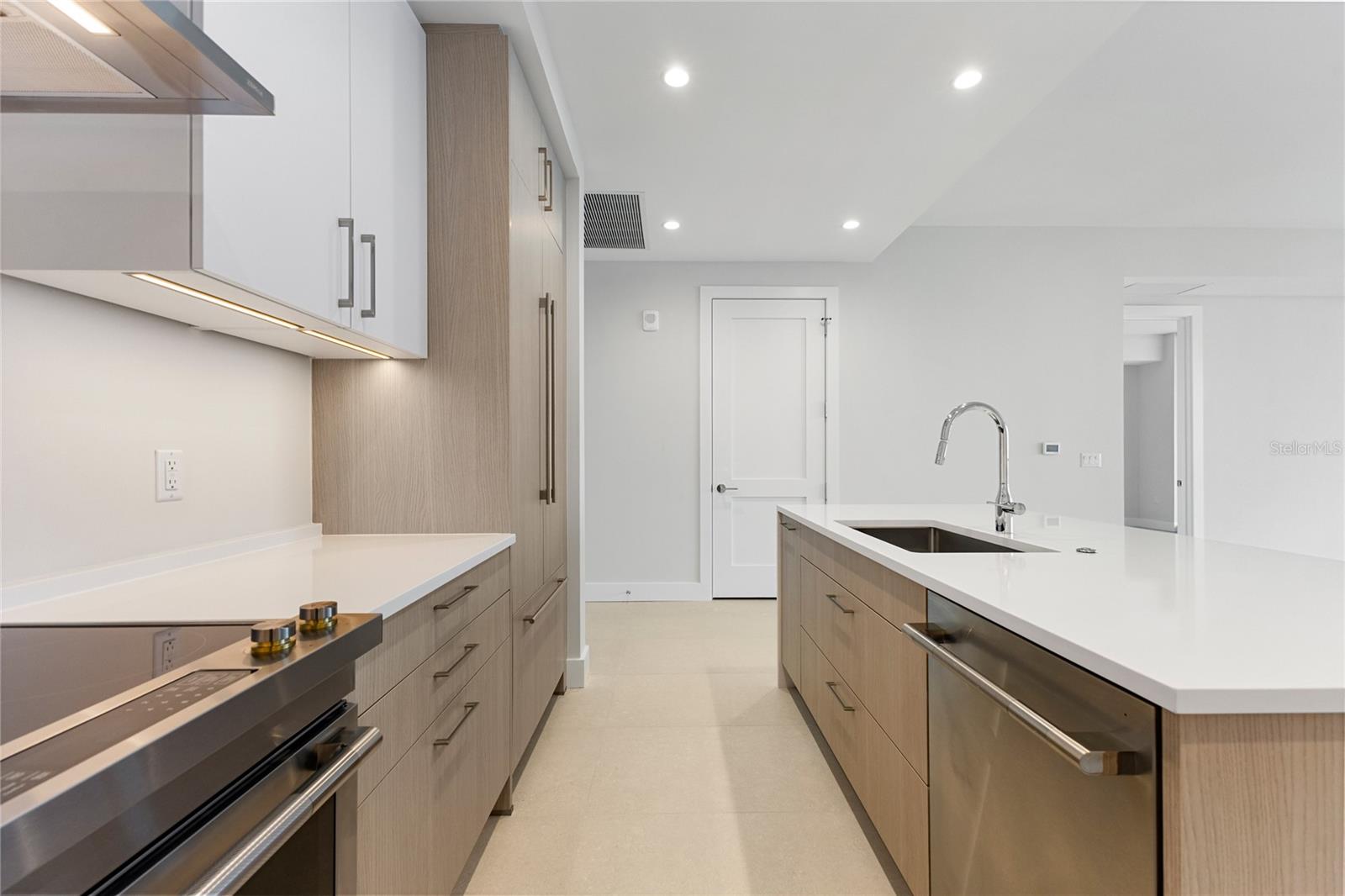 Image 4 of 31 For 275 1st Avenue S 1907