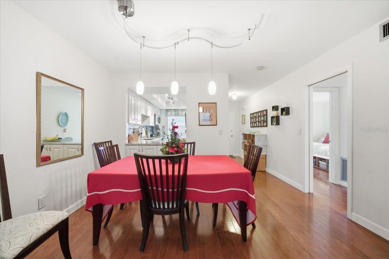 Image 12 of 40 For 400 Glennes Lane 103