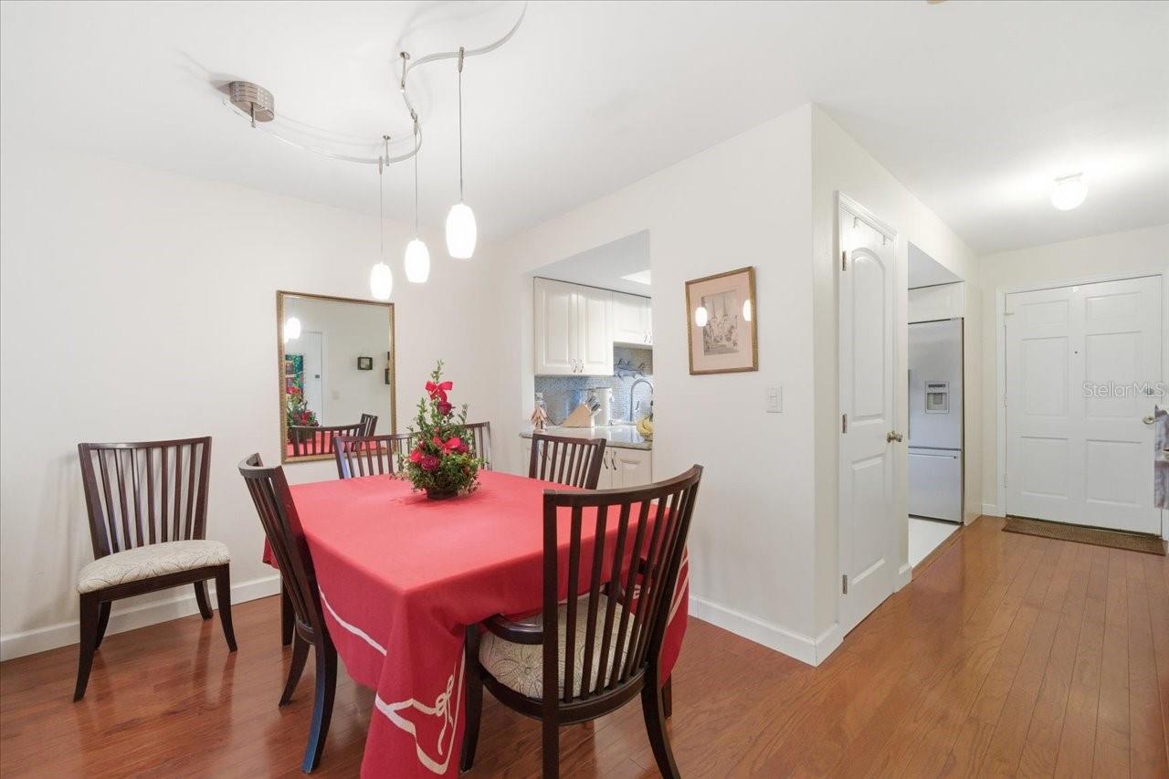 Image 13 of 40 For 400 Glennes Lane 103