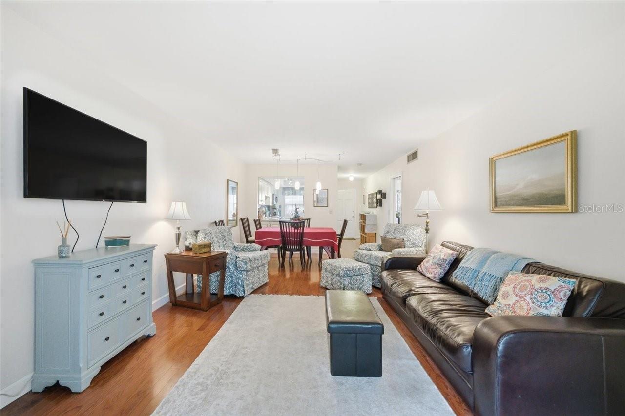 Image 15 of 40 For 400 Glennes Lane 103