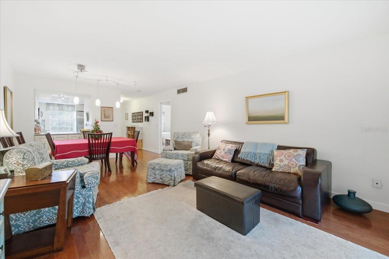 Image 16 of 40 For 400 Glennes Lane 103