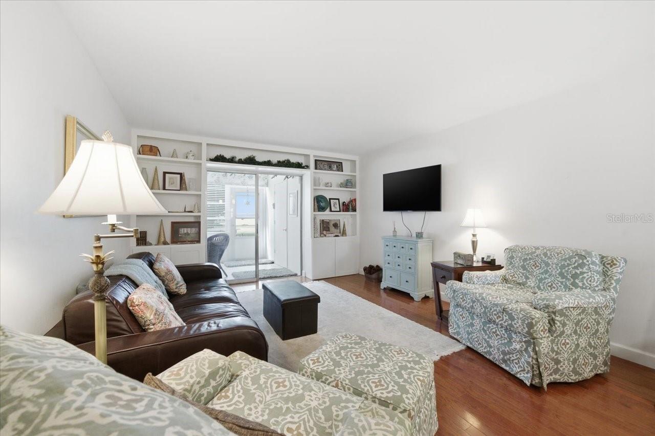 Image 18 of 40 For 400 Glennes Lane 103