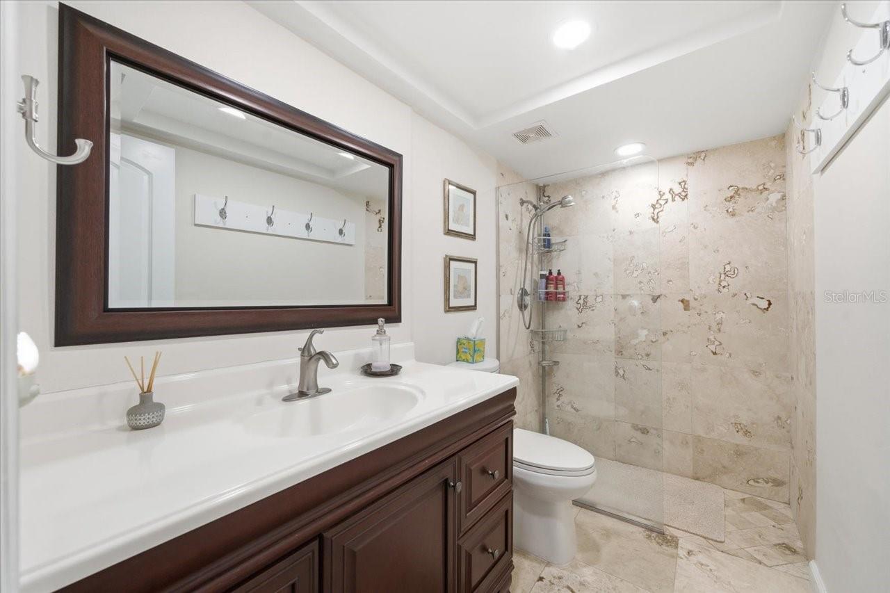 Image 24 of 40 For 400 Glennes Lane 103