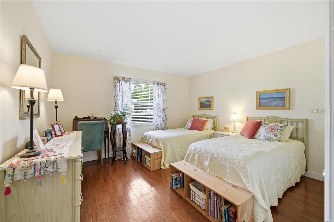 Image 25 of 40 For 400 Glennes Lane 103