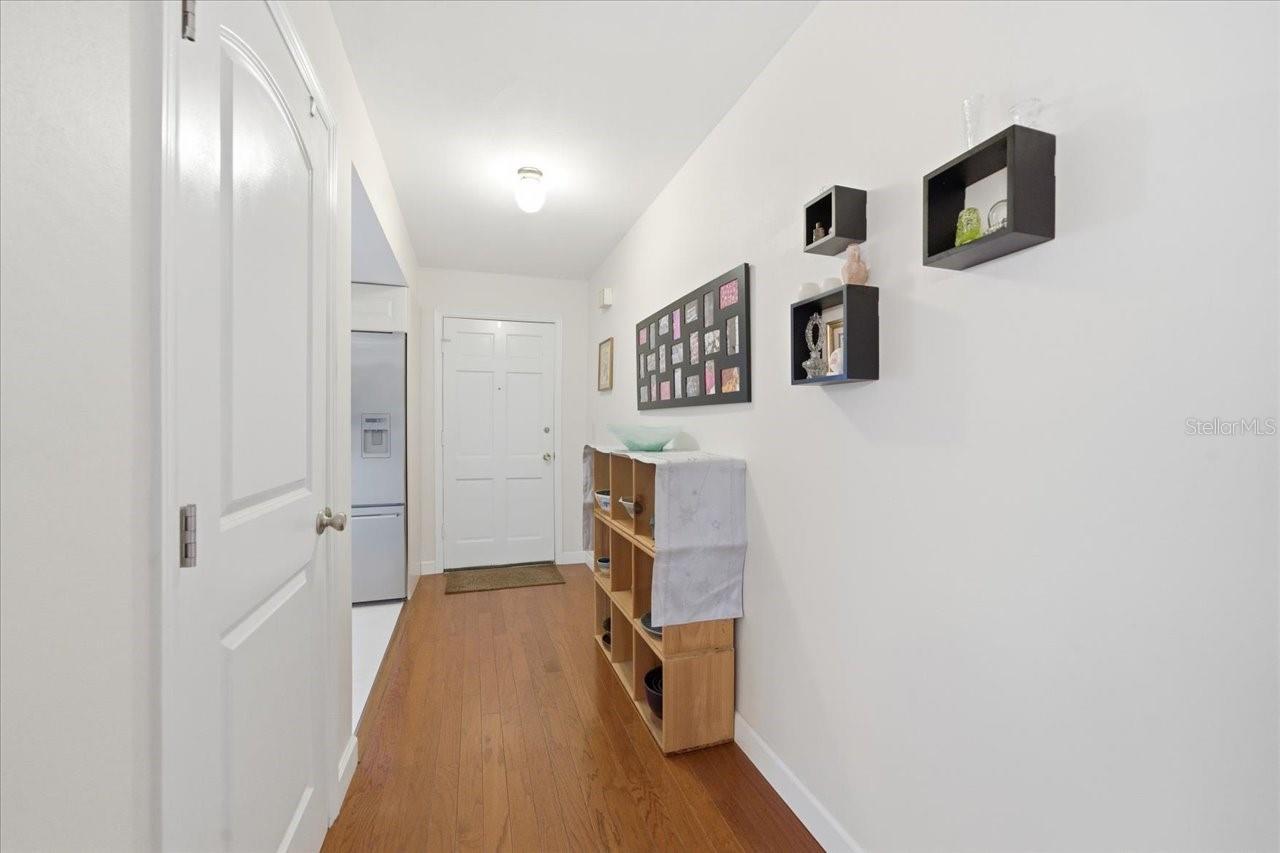 Image 5 of 40 For 400 Glennes Lane 103