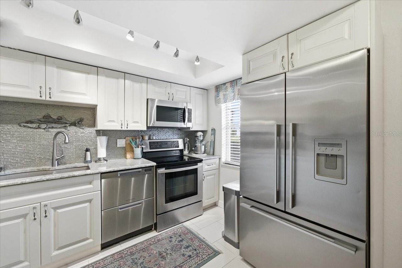 Image 7 of 40 For 400 Glennes Lane 103