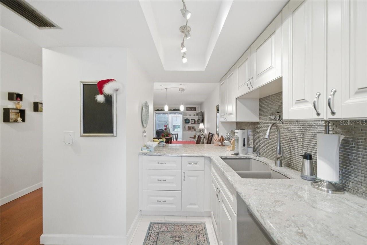 Image 9 of 40 For 400 Glennes Lane 103