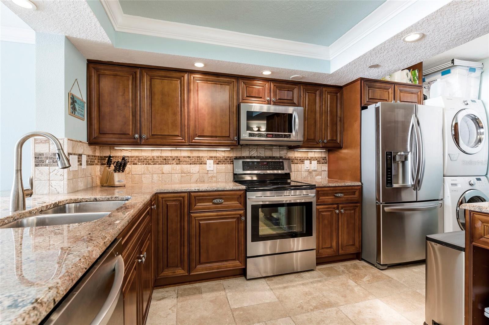 Image 11 of 33 For 14900 Gulf Boulevard 107