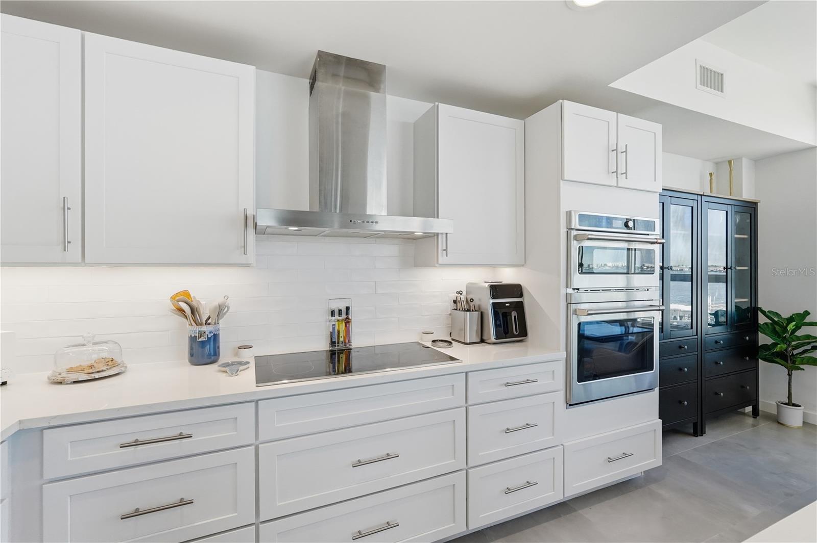 Image 11 of 39 For 920 Osceola Avenue 210