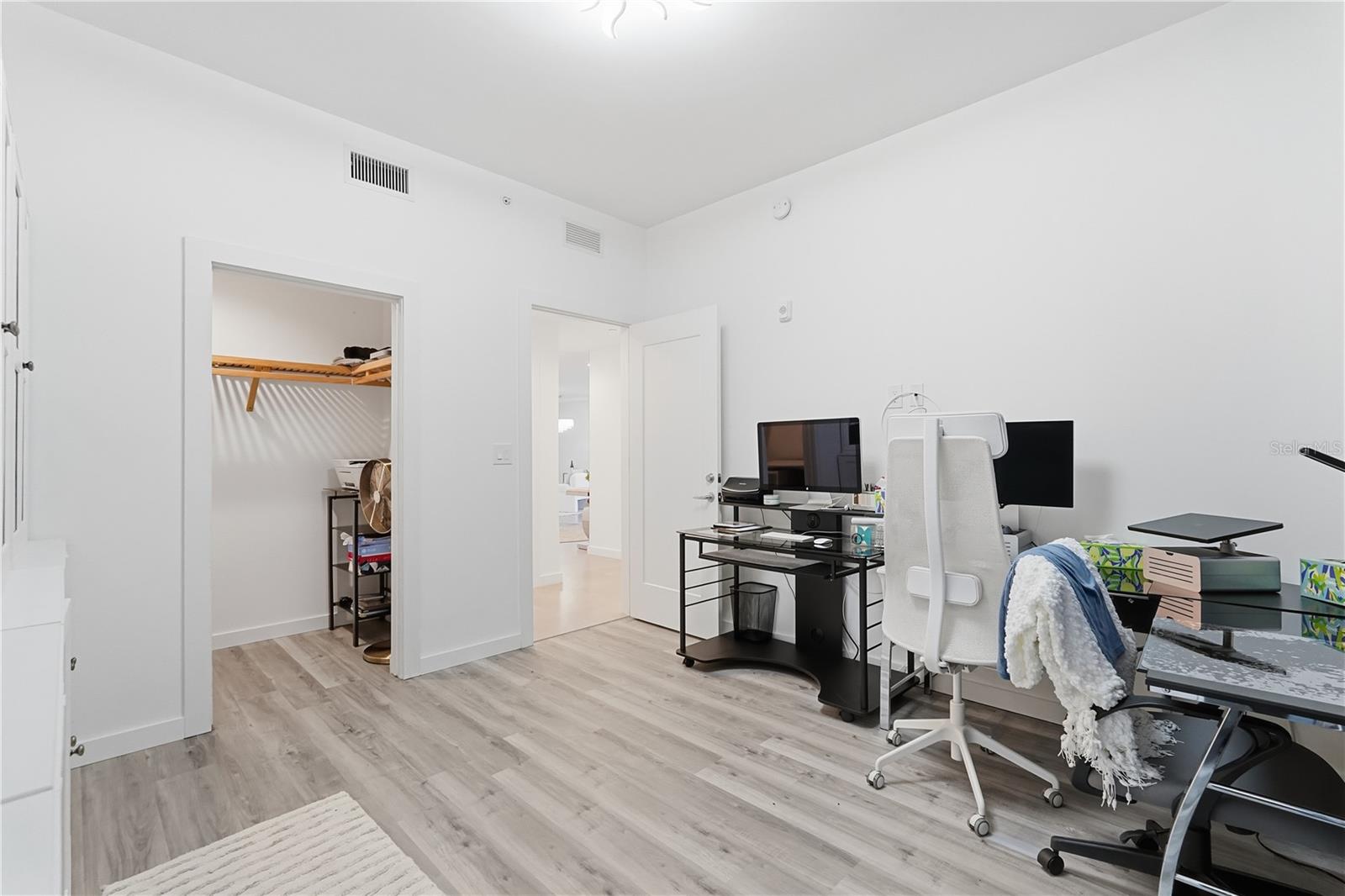 Image 24 of 39 For 920 Osceola Avenue 210