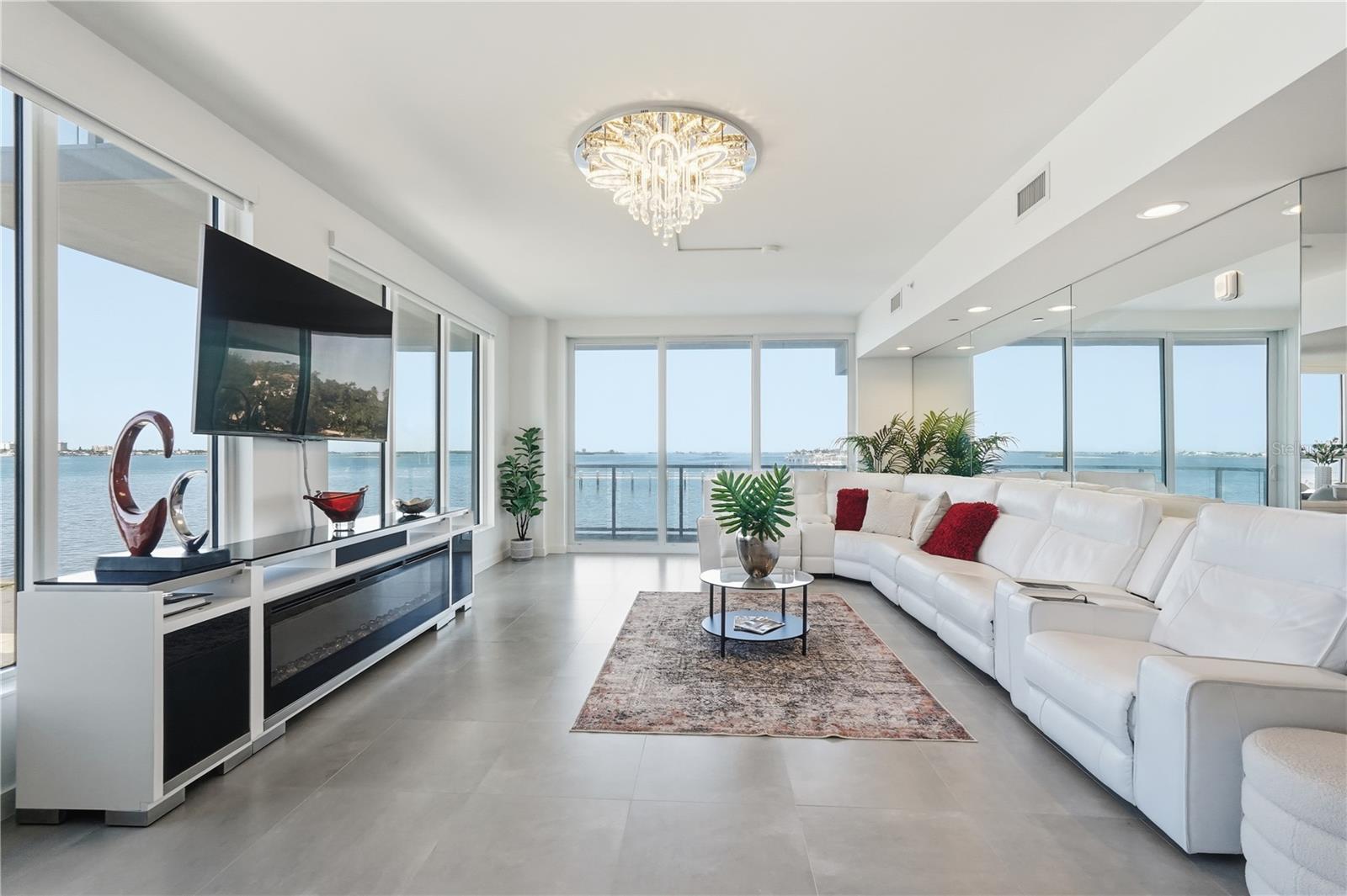 Image 6 of 39 For 920 Osceola Avenue 210