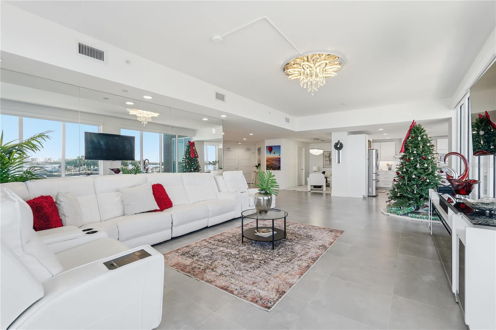 Image 7 of 39 For 920 Osceola Avenue 210