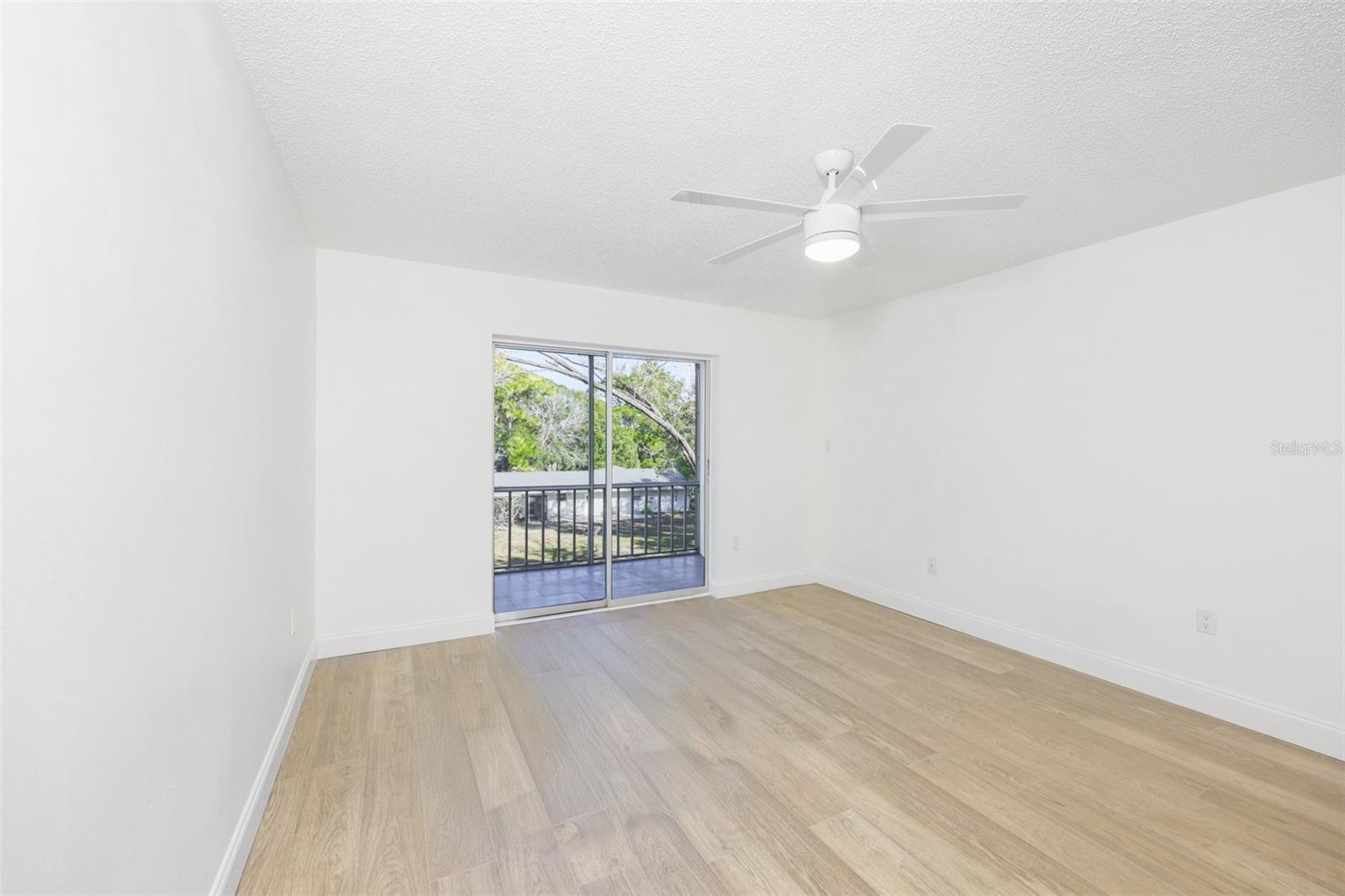 Image 16 of 28 For 3656 Lake Bayshore Drive 319