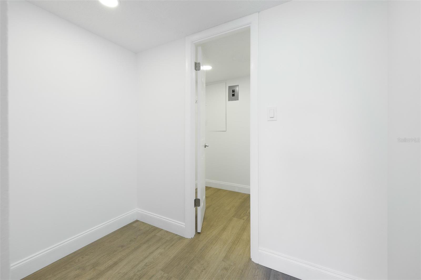 Image 19 of 28 For 3656 Lake Bayshore Drive 319