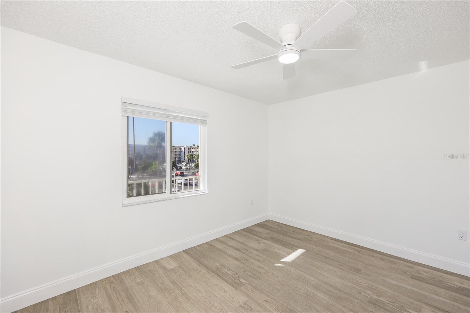 Image 22 of 28 For 3656 Lake Bayshore Drive 319