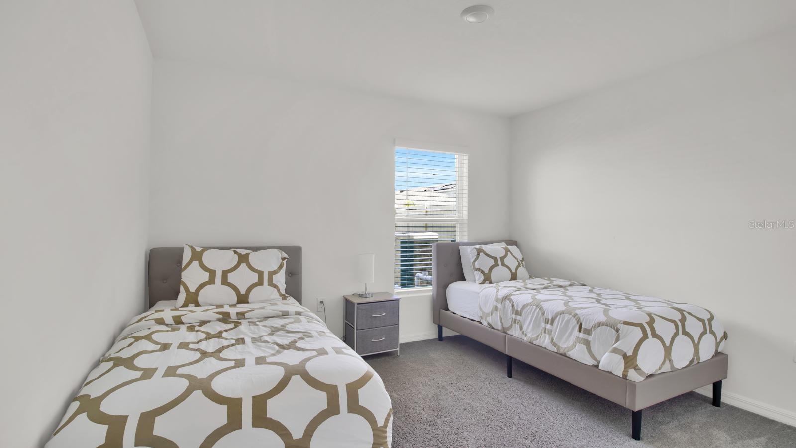 Image 11 of 26 For 16762 Sunburst Lake Street