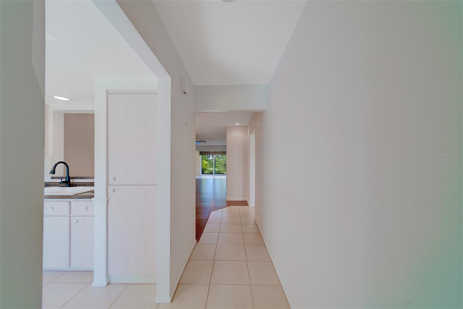 Image 5 of 65 For 3430 Stonehaven Court E D